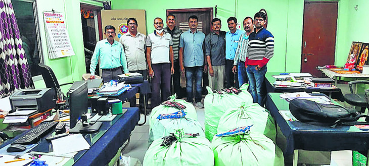 Pan masala and tobacco were being sold in grocery store, police seized