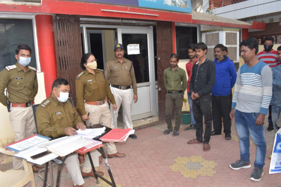 Red-spot checks on monitored goons-miscreants homes