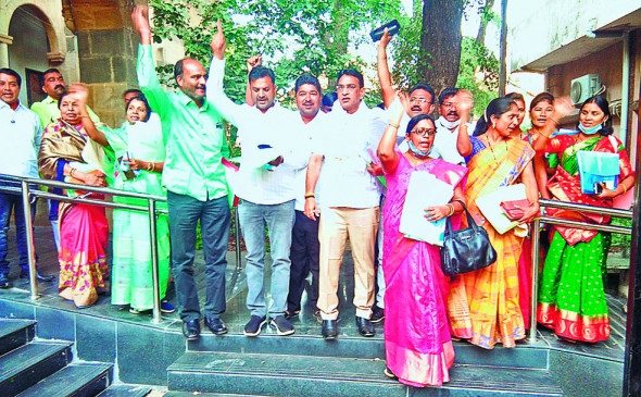 Uproar with boycott and sloganeering in the District Council General Assembly