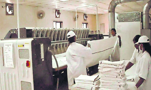 15 crore rupee machine made as showpiece, washing clothes off if you are not giving clothes in train