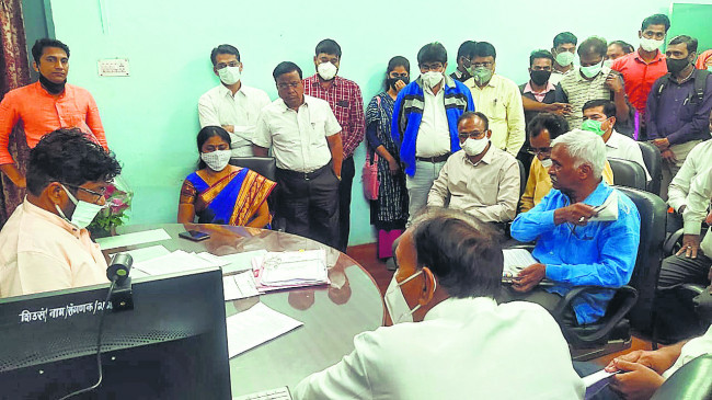 Action will be taken against the primary and secondary education officers of Bhandara