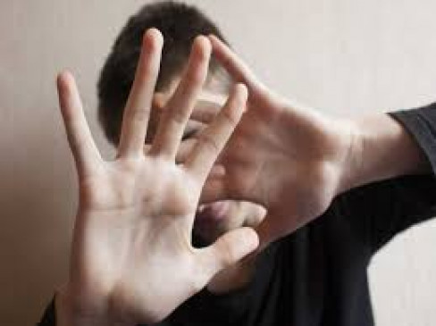 Burglary caught red handed, people smashed and handed over to police