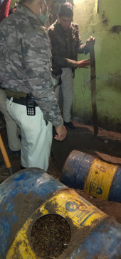 Drums were buried in the ground, filled with lahn - 60 liters of liquor from the house of women smuggler