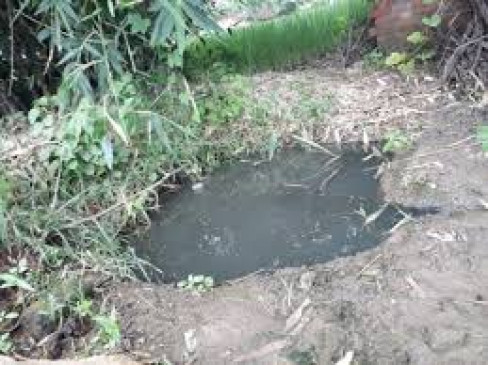 Girl falls into a pit made for contaminated water, died on the spot