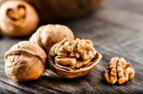 दुनिया भर में अखरोट को माना जाता है सुपरफूड, जानिए इसके हेल्थ बेनिफिट्स