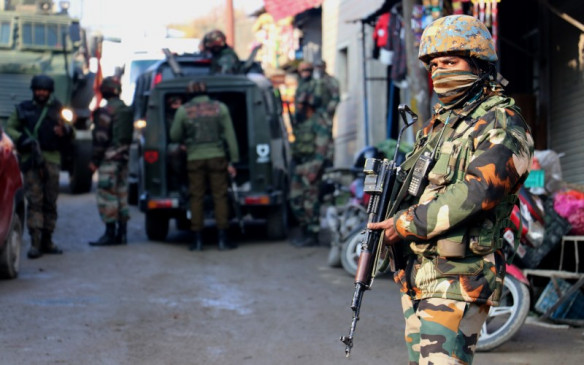 कश्मीर पहुंचे विदेशी राजनयिकों के होटल के करीब आतंकियों ने फायरिंग की,  सुरक्षाबलों ने इलाके को घेरा