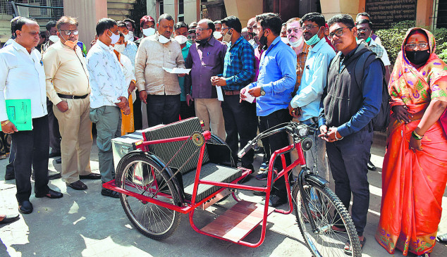 Nagpur: Tri-cycle will run 35 km in half a unit of electricity