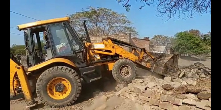 Ramp over the drain broke, relief to people