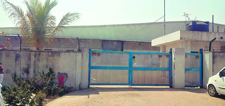 Repair operator dies due to sudden machine start