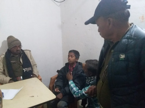 The boy whom the divers were looking for in the canal, found the boy alive in Bellahie after ten days