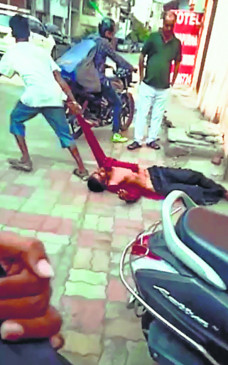 Crowd beat up on charges of cow theft, video viral