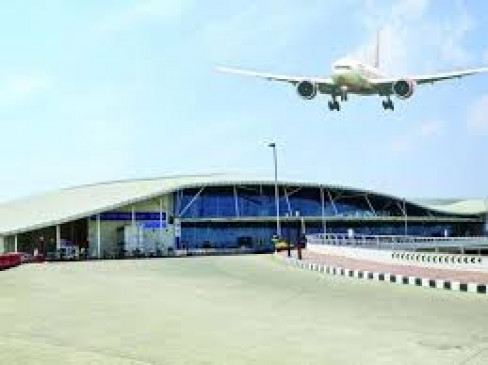लेटलतीफी जारी :  मुंबई से आने वाली गो एयर की फ्लाइट 5 घंटे देरी से पहुंची