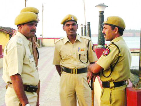 Maharashtra: If more than five people gather together, then they will be fined thousands of rupees