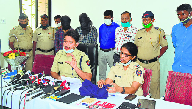 Munna Bhai gang busted by Bluetooth-microphone, 4 arrested