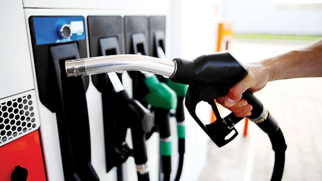 Fuel Price: लगातार नौवें दिन पेट्रोल-डीजल की बढ़ती कीमतों से मिली राहत, जानें आज क्या हैं दाम