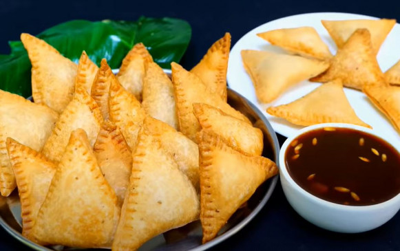Breakfast: घर पर बनाएं खस्ता मसाला समोसा, जानिए बनाने की सरल विधि