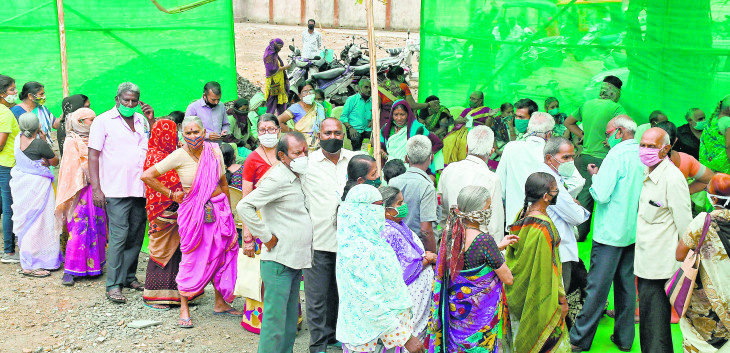 The crowd is not getting less, it is difficult to fight infection