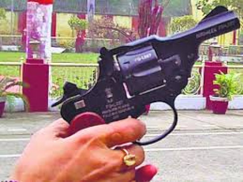 Absconding with three robbed cars after pistol