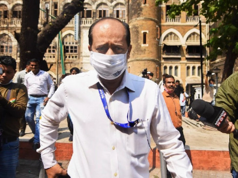 एंटीलिया केस: मुंबई स्पेशल कोर्ट ने वझे की NIA हिरासत 7 अप्रैल तक बढ़ाई, रडार पर एक और आईपीएस अधिकारी