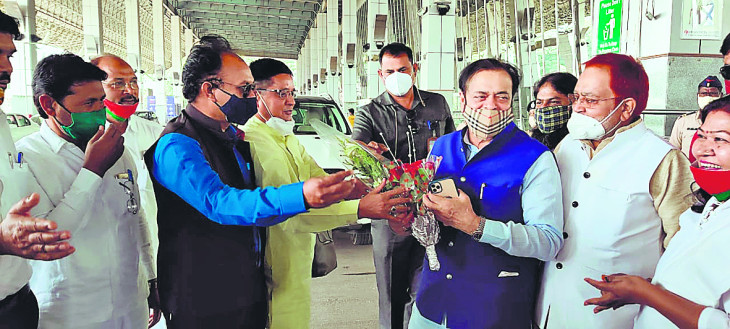 Governments huge lapse in taking Vaje to service: Azmi