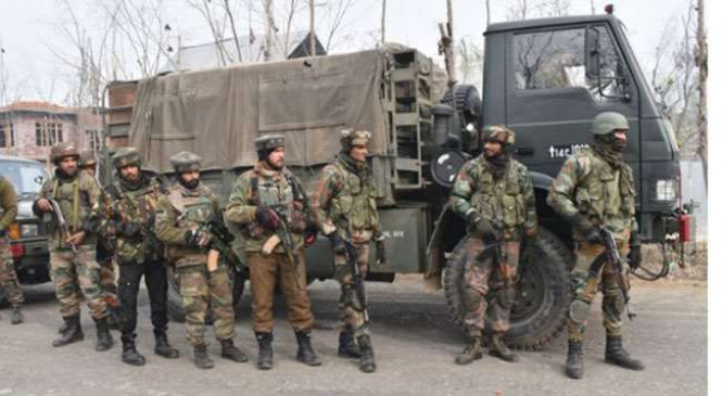 जम्मू-कश्मीर: शोपियां में सुरक्षाबलों ने ढेर किए 3 आतंकी, सर्च ऑपरेशन जारी