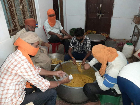 इटारसी की सचखंड सेवा समिति ने संकट में फिर संभाला मोर्चा, जरूरतमंदों तक लंगर पहुंचाने शुरु की हैल्पलाइन