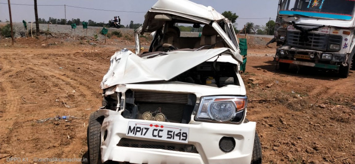 Trailer kills Bolero, raising daughters tilak kills three returning family members, 6 injured
