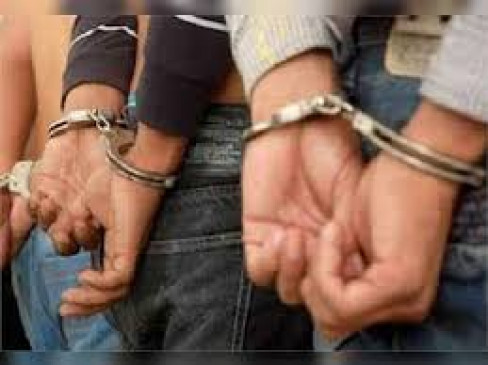 Two Russian nationals performing tricks on Bandra-Worli sea link arrested