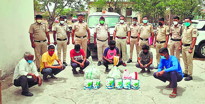 98 packets of banned cotton seed recovered, 6 accused arrested