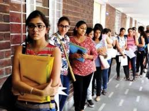 Fee collection continues in college, not looking at class