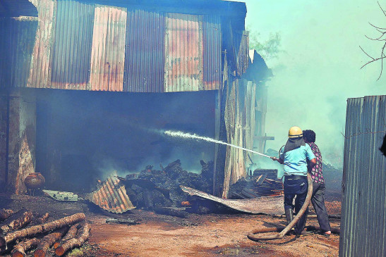 Fire at Timber Mart in Lakdganj, 5 shops burnt