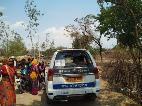 Head constable jumps in Powaiya, breaks into FRV - police apprehended 5