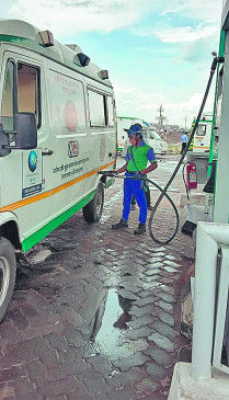 राहत :  रिलायंस पेट्रोल पंप पर एंबुलेंस को ईंधन मुफ्त