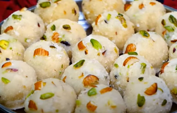 Sweet: घर पर बिना मावा और चासनी के बनाएं चावल के लड्डू, जानिए रेसिपी