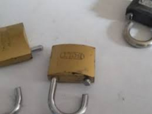 2 accused caught stealing goods worth 4.87 lakh from Patsansthas locker
