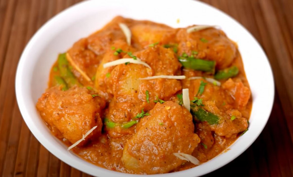 Alu Karahi: खाने में बनाएं स्वादिष्ट चोलिस्तानी आलू कराही, जानें बनाने की विधि