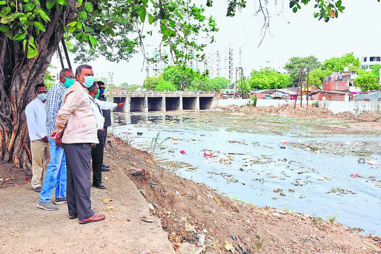 Dirty water of Nag river is being found in Gosikhurd, the court expressed displeasure