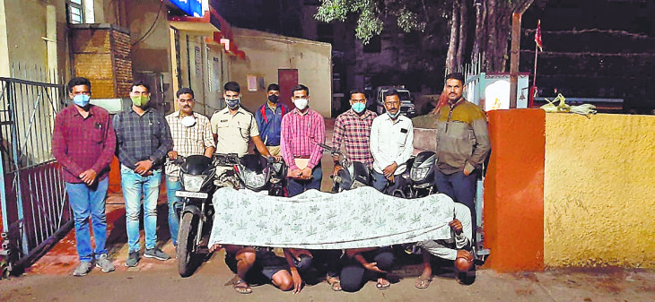 Vehicle thief gang busted, 4 accused arrested