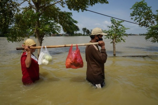 इंडोनेशिया में बाढ़ का कहर, 40 गांव हुए प्रभावित