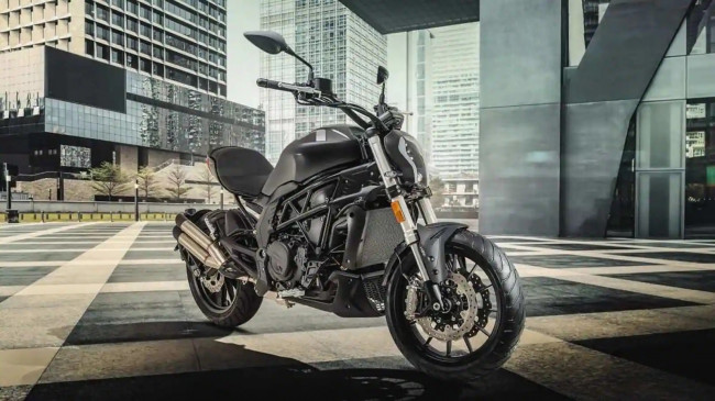 Benelli 502c क्रूजर बाइक की बुकिंग हुई शुरू, जल्द होगी लॉन्च