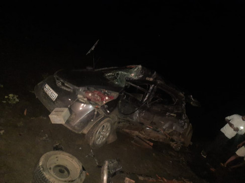 Four youths returning from Shegaon to Washim died in a road accident