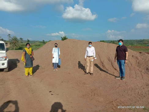 Illegal storage of 185 trolley sand caught, Mineral and Revenue Department took action