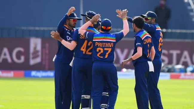 Live India vs Sri Lanka: श्रीलंका के गिरे 9 विकेट, भारत को दिया 276 रनों का टारगेट