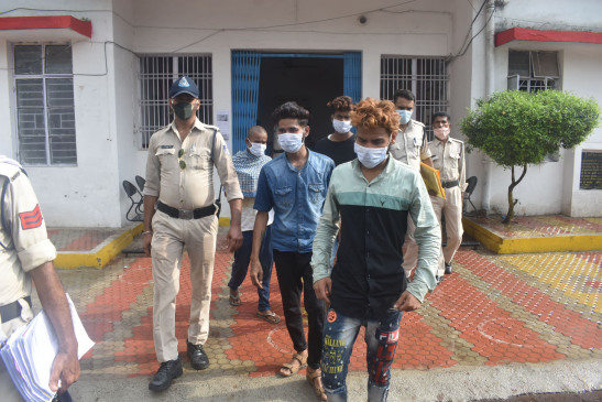 Police recovered 6 two wheelers from 3 miscreants - a cycle was also found, accused sent to jail