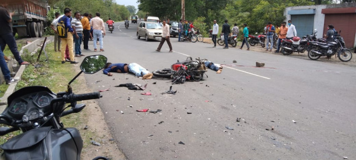 Tragic death of three friends in a road accident, weeds spread in the village