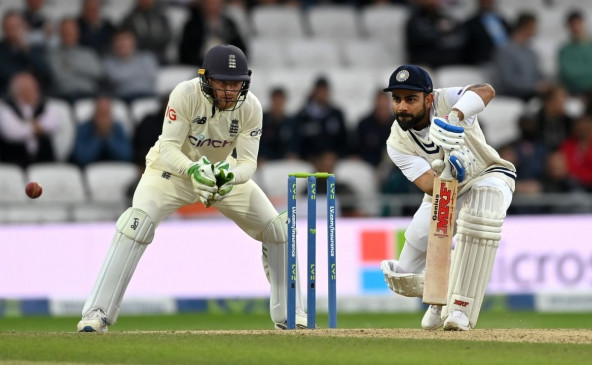 Kohli is unable to understand whether to play or leave the ball: Hussain