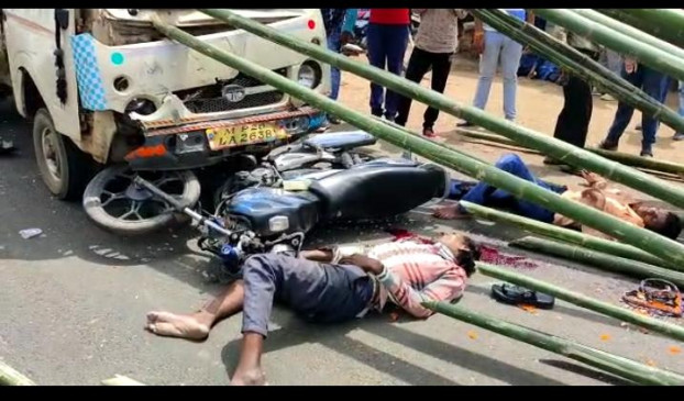 बाँस लदे वाहन ने बाइक को मारी टक्कर, एक की मौत