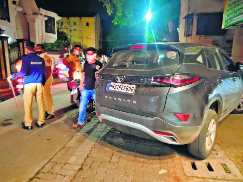 Attempt to crush two women policemen for stopping the car driver