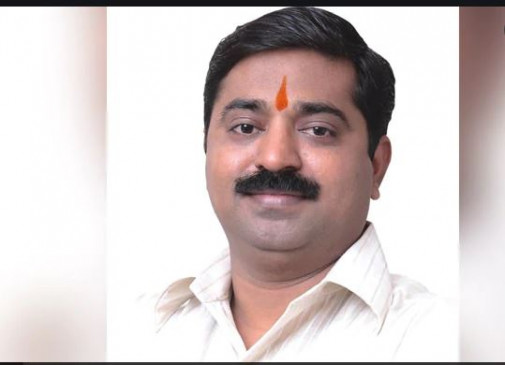 BJP MLA Ram Kadam alleges that Shiv Sena MPs are extorting money from road projects