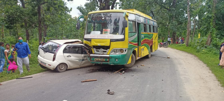 Bus-car collision, seven members of a family injured